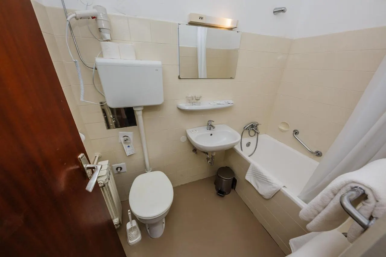 Hotel Medena Budget Trogir