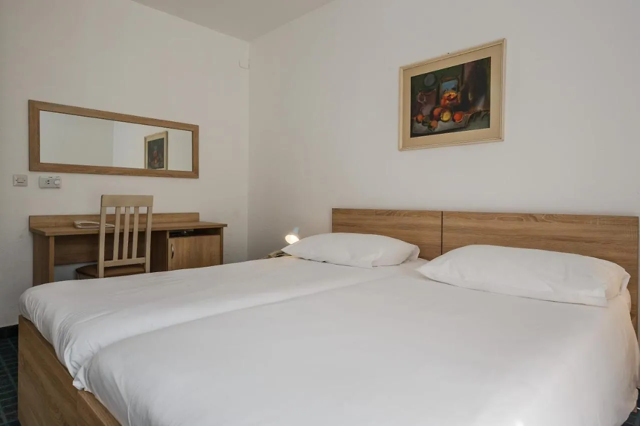 Hotel Medena Budget Trogir