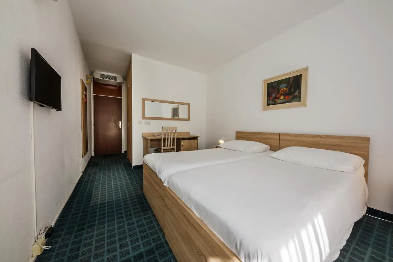 Hotel Medena Budget Trogir